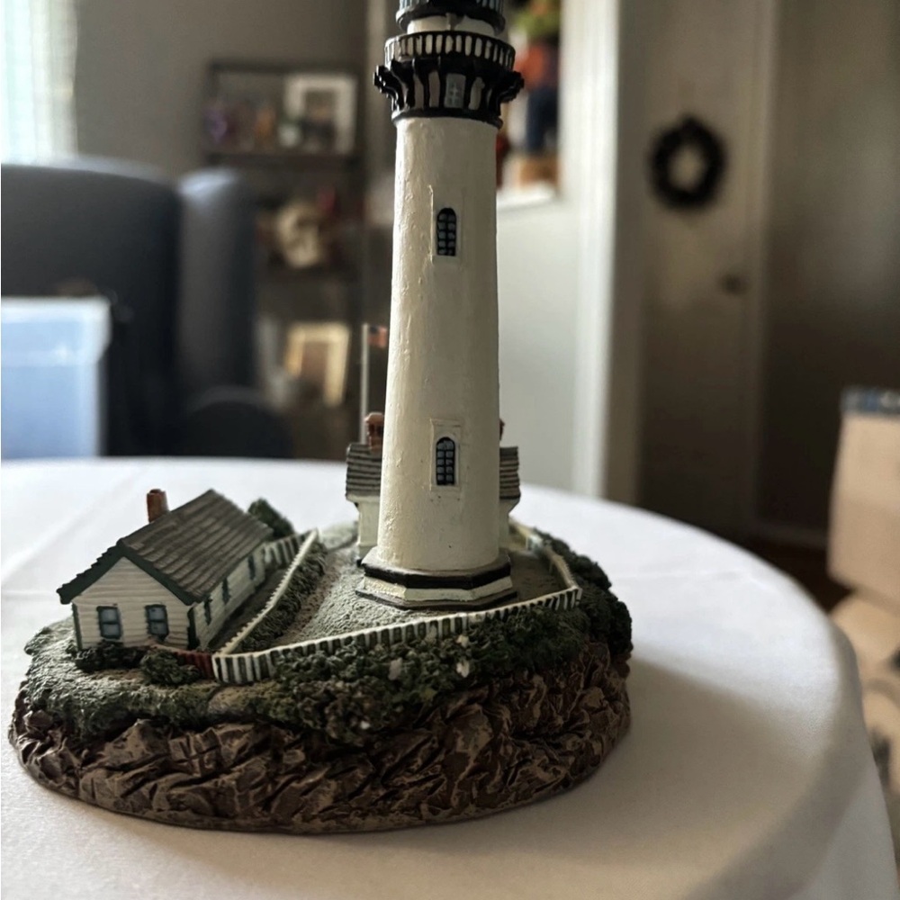 Danbury Mint "Pigeon Point Lighthouse" Resin Figurine – Beacons by the Sea